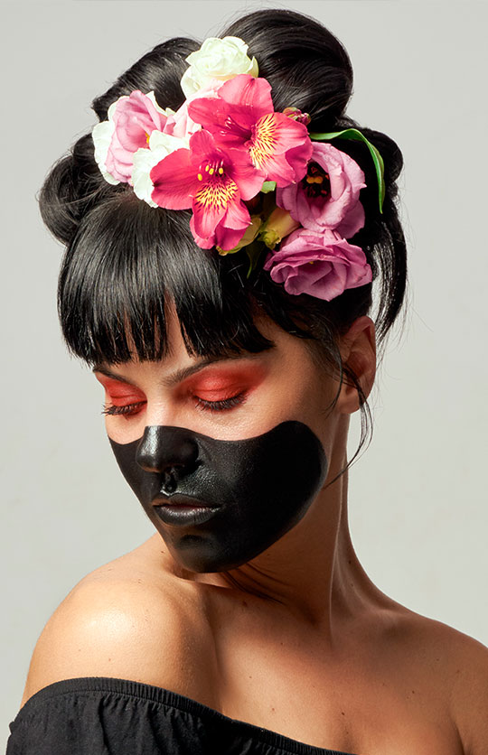maquillaje creativo facial con flores Barcelona
